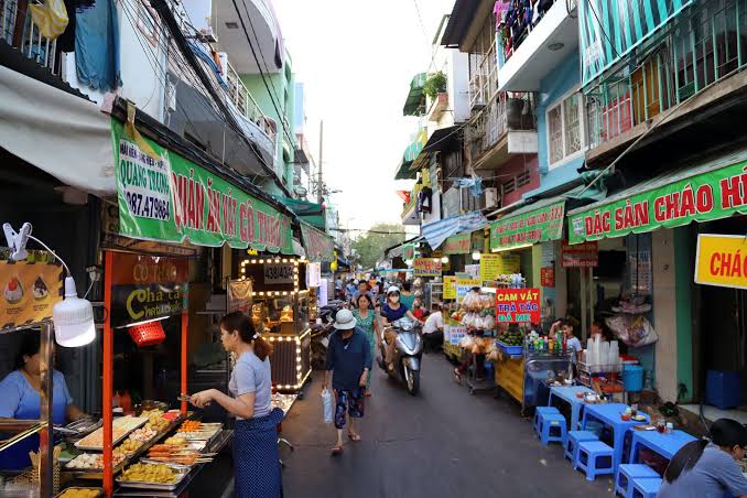 Khám Phá Ẩm Thực Đường Phố Hà Nội