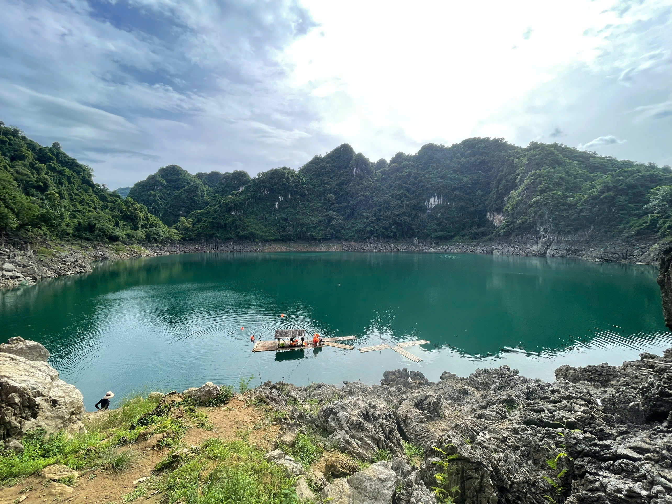 Trekking Hồ Mắt Ngọc 1 Ngày